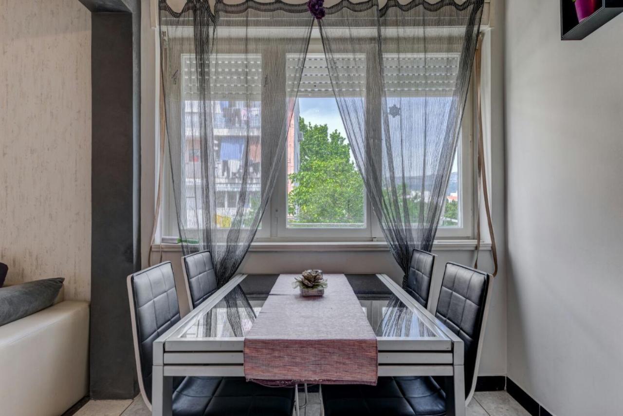 Cool Cozy Apartment Split Eksteriør billede